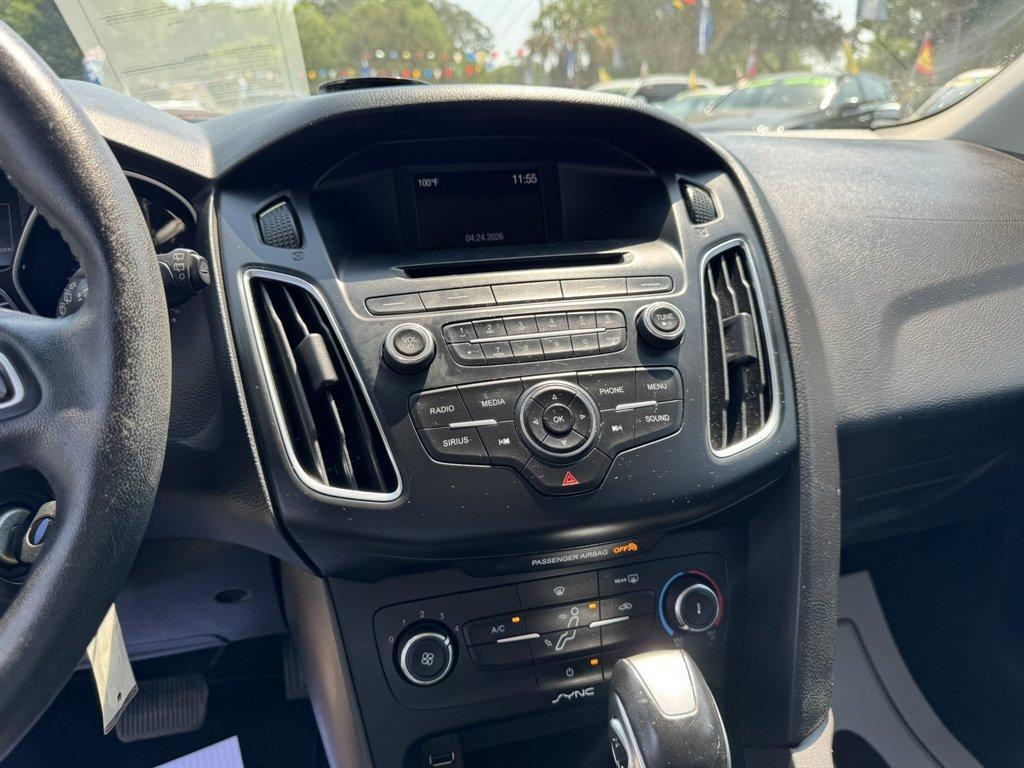 2015 Grey /Black Ford Focus (1FADP3K27FL) with an 2.0l I-4 DI TI-VCT 2.0l engine, Automatic transmission, located at 745 East Steele Rd., West Columbia, SC, 29170, (803) 755-9148, 33.927212, -81.148483 - Photo#12