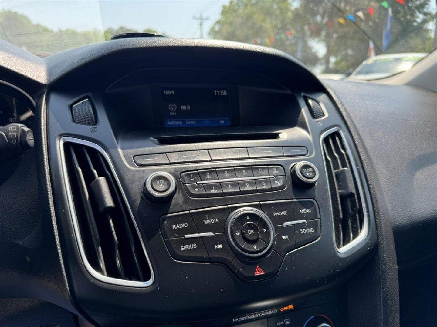 2015 Grey /Black Ford Focus (1FADP3K27FL) with an 2.0l I-4 DI TI-VCT 2.0l engine, Automatic transmission, located at 745 East Steele Rd., West Columbia, SC, 29170, (803) 755-9148, 33.927212, -81.148483 - Photo#14