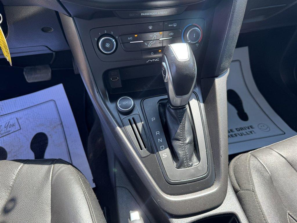 2015 Grey /Black Ford Focus (1FADP3K27FL) with an 2.0l I-4 DI TI-VCT 2.0l engine, Automatic transmission, located at 745 East Steele Rd., West Columbia, SC, 29170, (803) 755-9148, 33.927212, -81.148483 - Photo#15