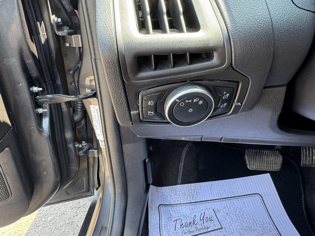 2015 Grey /Black Ford Focus (1FADP3K27FL) with an 2.0l I-4 DI TI-VCT 2.0l engine, Automatic transmission, located at 745 East Steele Rd., West Columbia, SC, 29170, (803) 755-9148, 33.927212, -81.148483 - Photo#17