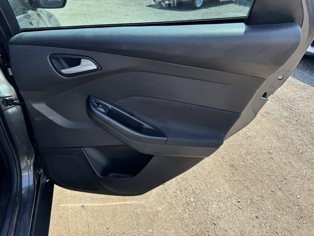 2015 Grey /Black Ford Focus (1FADP3K27FL) with an 2.0l I-4 DI TI-VCT 2.0l engine, Automatic transmission, located at 745 East Steele Rd., West Columbia, SC, 29170, (803) 755-9148, 33.927212, -81.148483 - Photo#24