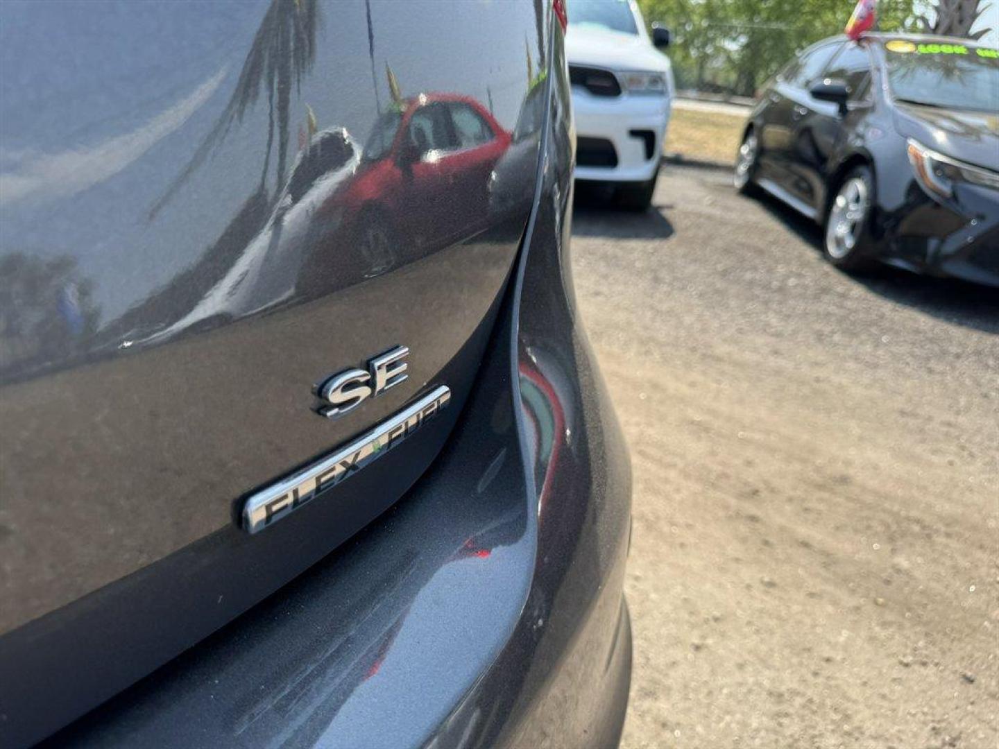 2015 Grey /Black Ford Focus (1FADP3K27FL) with an 2.0l I-4 DI TI-VCT 2.0l engine, Automatic transmission, located at 745 East Steele Rd., West Columbia, SC, 29170, (803) 755-9148, 33.927212, -81.148483 - Photo#29