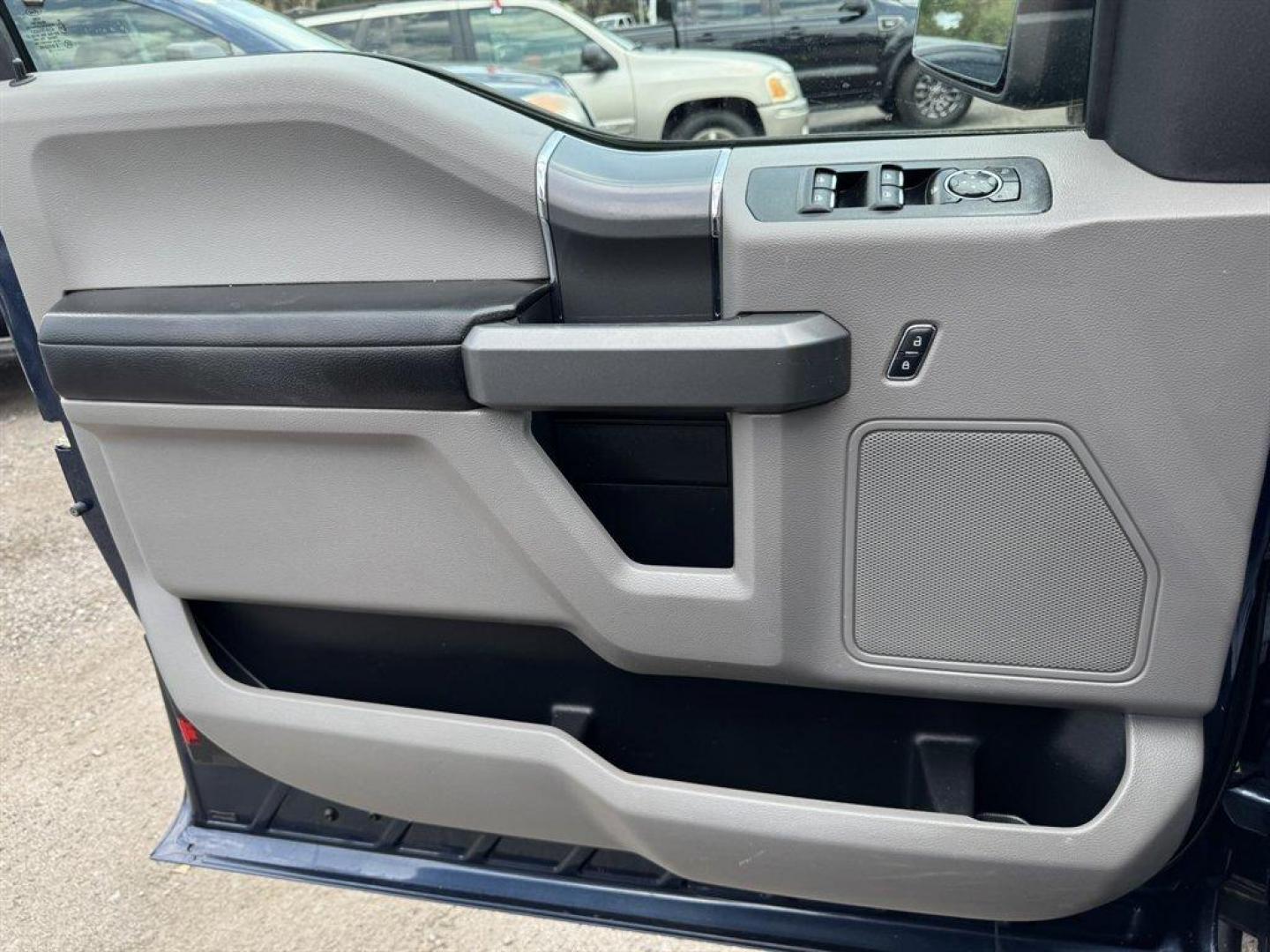 2017 Blue /Grey Ford F150 (1FTEX1CG2HF) with an 3.5l V6 DI T/C Ecoboost 3 engine, Automatic transmission, located at 745 East Steele Rd., West Columbia, SC, 29170, (803) 755-9148, 33.927212, -81.148483 - Photo#17