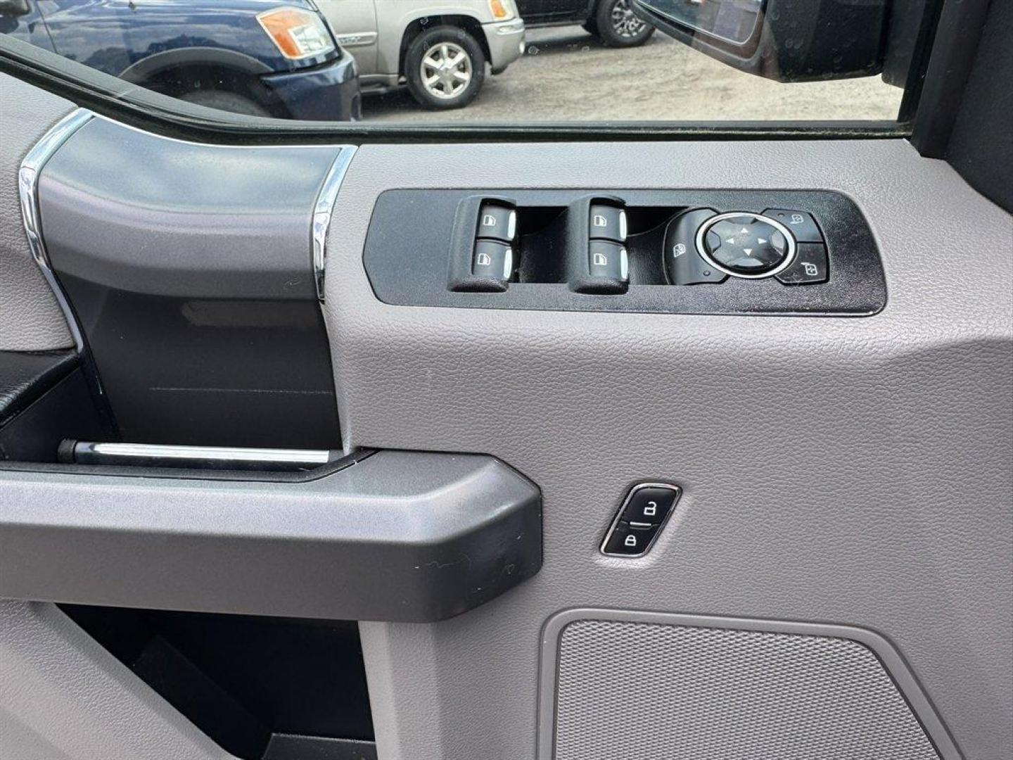 2017 Blue /Grey Ford F150 (1FTEX1CG2HF) with an 3.5l V6 DI T/C Ecoboost 3 engine, Automatic transmission, located at 745 East Steele Rd., West Columbia, SC, 29170, (803) 755-9148, 33.927212, -81.148483 - Photo#18