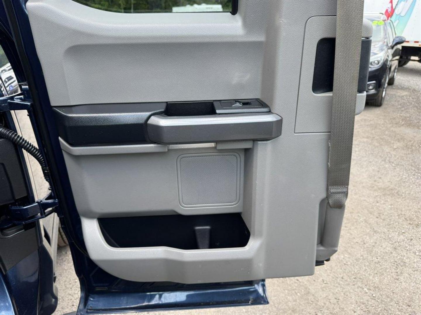 2017 Blue /Grey Ford F150 (1FTEX1CG2HF) with an 3.5l V6 DI T/C Ecoboost 3 engine, Automatic transmission, located at 745 East Steele Rd., West Columbia, SC, 29170, (803) 755-9148, 33.927212, -81.148483 - Photo#21