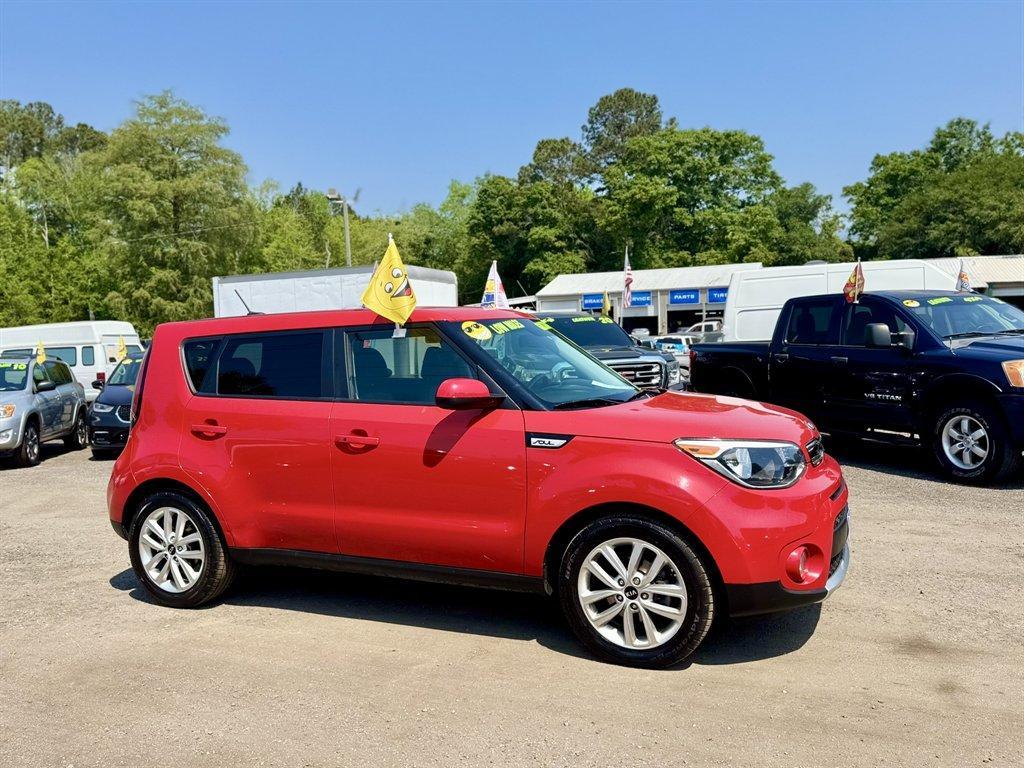 2017 Red /Black Kia Soul (KNDJP3A51H7) with an 2.0l I-4 DI Dohc 2.0l engine, Automatic transmission, located at 745 East Steele Rd., West Columbia, SC, 29170, (803) 755-9148, 33.927212, -81.148483 - Photo#2
