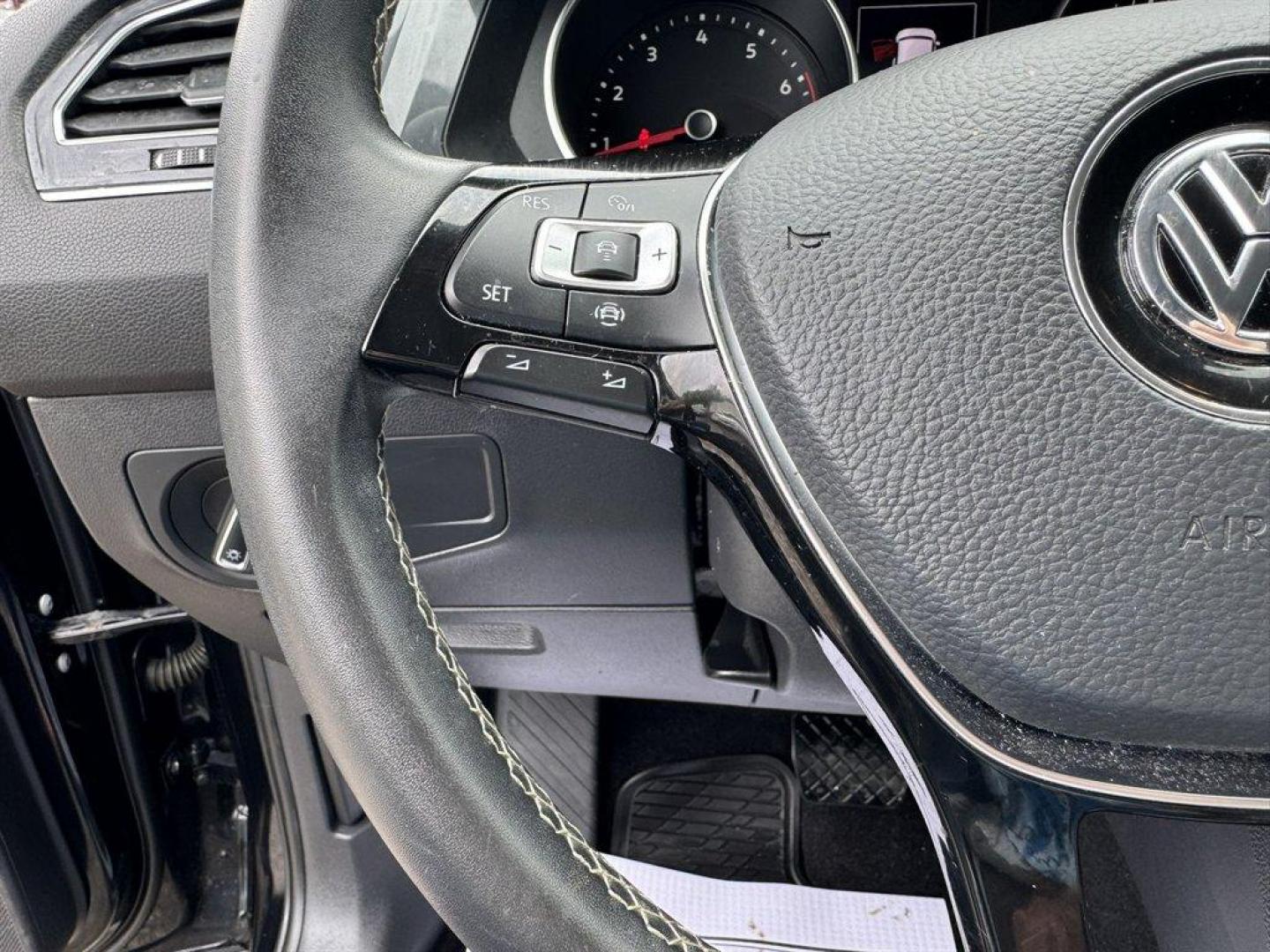 2021 Black /Grey Volkswagen Tiguan (3VV3B7AX3MM) with an 2.0l I-4 DI Dohc T/C 2.0l engine, Automatic transmission, located at 745 East Steele Rd., West Columbia, SC, 29170, (803) 755-9148, 33.927212, -81.148483 - Photo#8