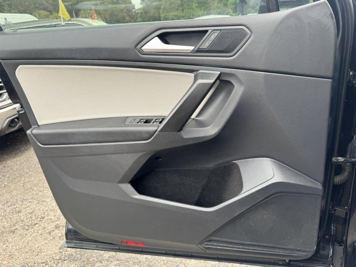 2021 Black /Grey Volkswagen Tiguan (3VV3B7AX3MM) with an 2.0l I-4 DI Dohc T/C 2.0l engine, Automatic transmission, located at 745 East Steele Rd., West Columbia, SC, 29170, (803) 755-9148, 33.927212, -81.148483 - Photo#17