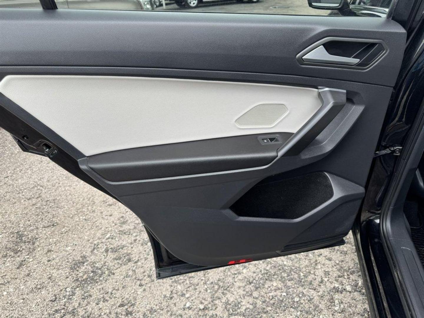 2021 Black /Grey Volkswagen Tiguan (3VV3B7AX3MM) with an 2.0l I-4 DI Dohc T/C 2.0l engine, Automatic transmission, located at 745 East Steele Rd., West Columbia, SC, 29170, (803) 755-9148, 33.927212, -81.148483 - Photo#20