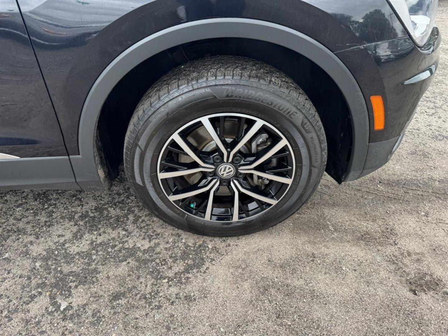2021 Black /Grey Volkswagen Tiguan (3VV3B7AX3MM) with an 2.0l I-4 DI Dohc T/C 2.0l engine, Automatic transmission, located at 745 East Steele Rd., West Columbia, SC, 29170, (803) 755-9148, 33.927212, -81.148483 - Photo#29