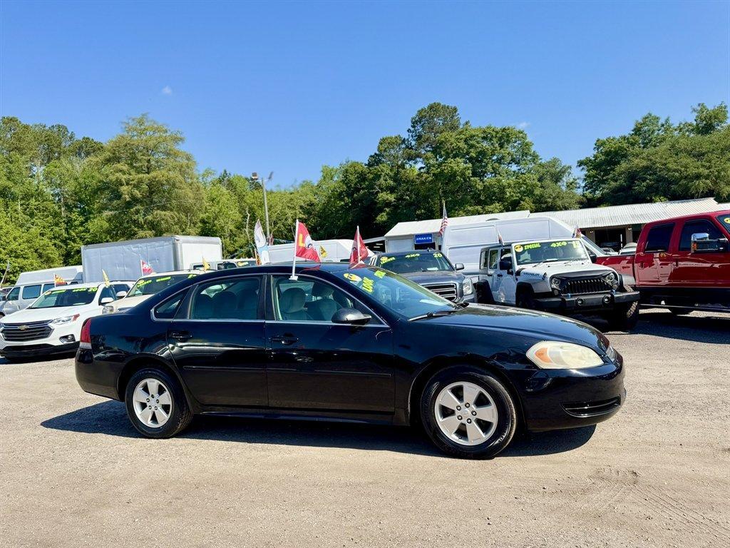 2011 Black /Grey Chevrolet Impala (2G1WF5EK3B1) with an 3.5l V6 SFI Flex 3.5l engine, Automatic transmission, located at 745 East Steele Rd., West Columbia, SC, 29170, (803) 755-9148, 33.927212, -81.148483 - Photo#2