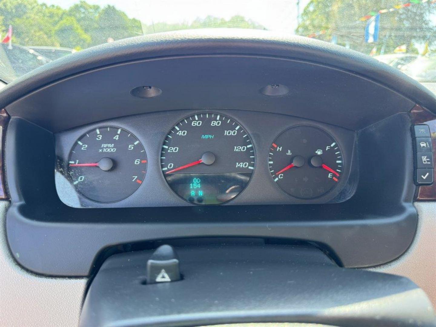 2011 Black /Grey Chevrolet Impala (2G1WF5EK3B1) with an 3.5l V6 SFI Flex 3.5l engine, Automatic transmission, located at 745 East Steele Rd., West Columbia, SC, 29170, (803) 755-9148, 33.927212, -81.148483 - Photo#9