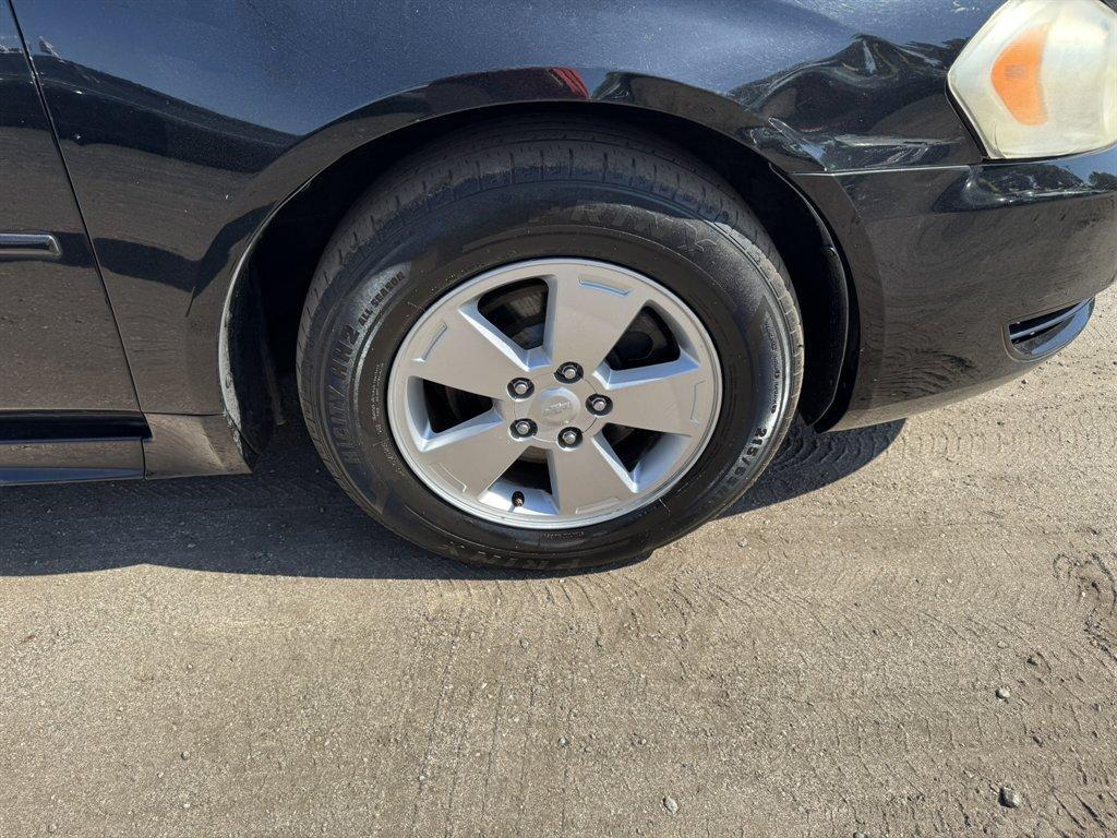2011 Black /Grey Chevrolet Impala (2G1WF5EK3B1) with an 3.5l V6 SFI Flex 3.5l engine, Automatic transmission, located at 745 East Steele Rd., West Columbia, SC, 29170, (803) 755-9148, 33.927212, -81.148483 - Photo#22
