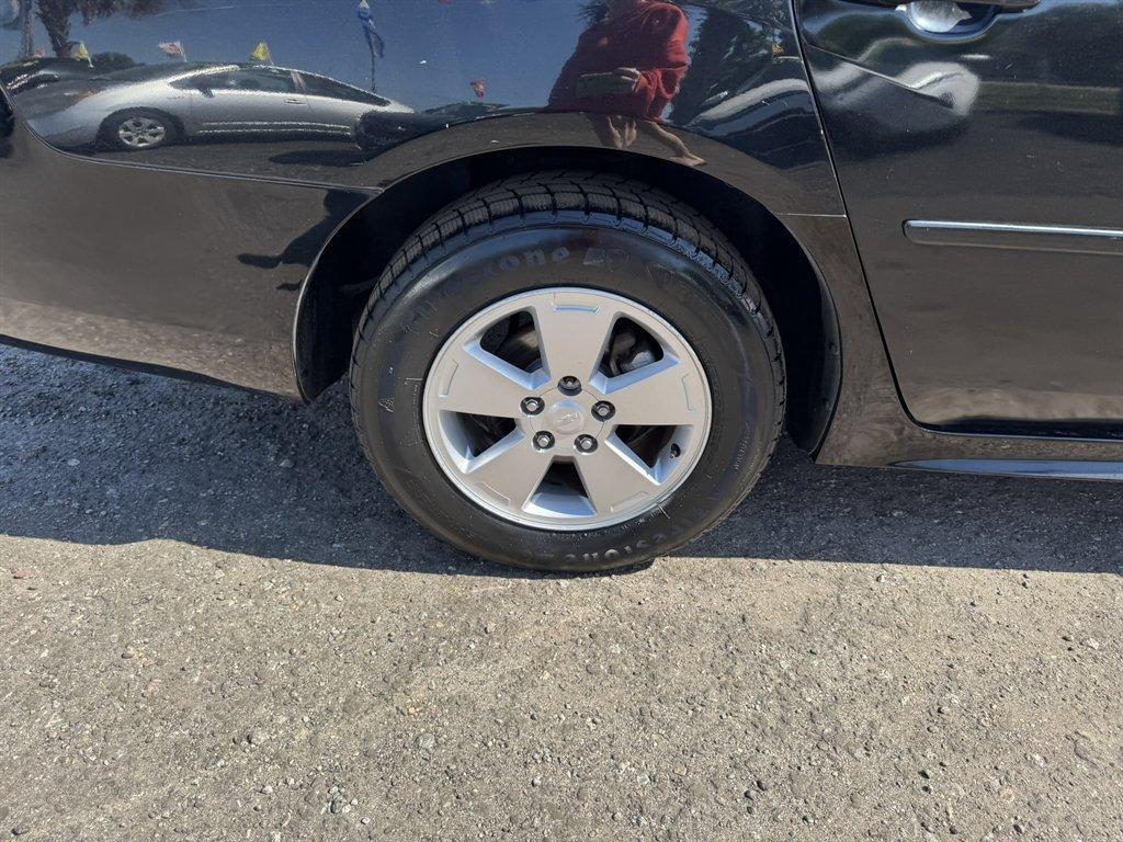 2011 Black /Grey Chevrolet Impala (2G1WF5EK3B1) with an 3.5l V6 SFI Flex 3.5l engine, Automatic transmission, located at 745 East Steele Rd., West Columbia, SC, 29170, (803) 755-9148, 33.927212, -81.148483 - Photo#23