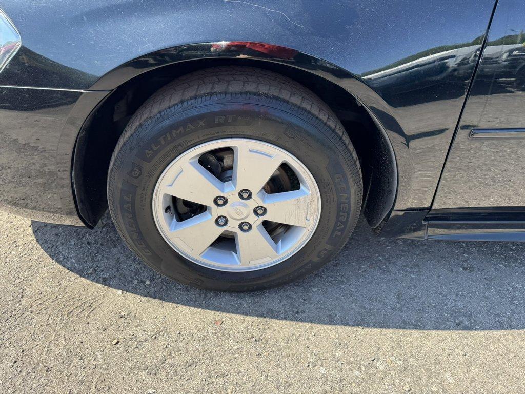 2011 Black /Grey Chevrolet Impala (2G1WF5EK3B1) with an 3.5l V6 SFI Flex 3.5l engine, Automatic transmission, located at 745 East Steele Rd., West Columbia, SC, 29170, (803) 755-9148, 33.927212, -81.148483 - Photo#25