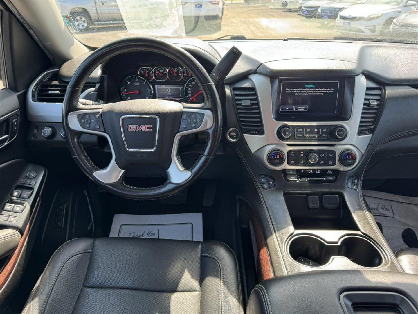 2020 Grey /Black GMC Yukon XL (1GKS2GKC8LR) with an 5.3l V8 DI VVT Flex 5.3l engine, Automatic transmission, located at 745 East Steele Rd., West Columbia, SC, 29170, (803) 755-9148, 33.927212, -81.148483 - Photo#6