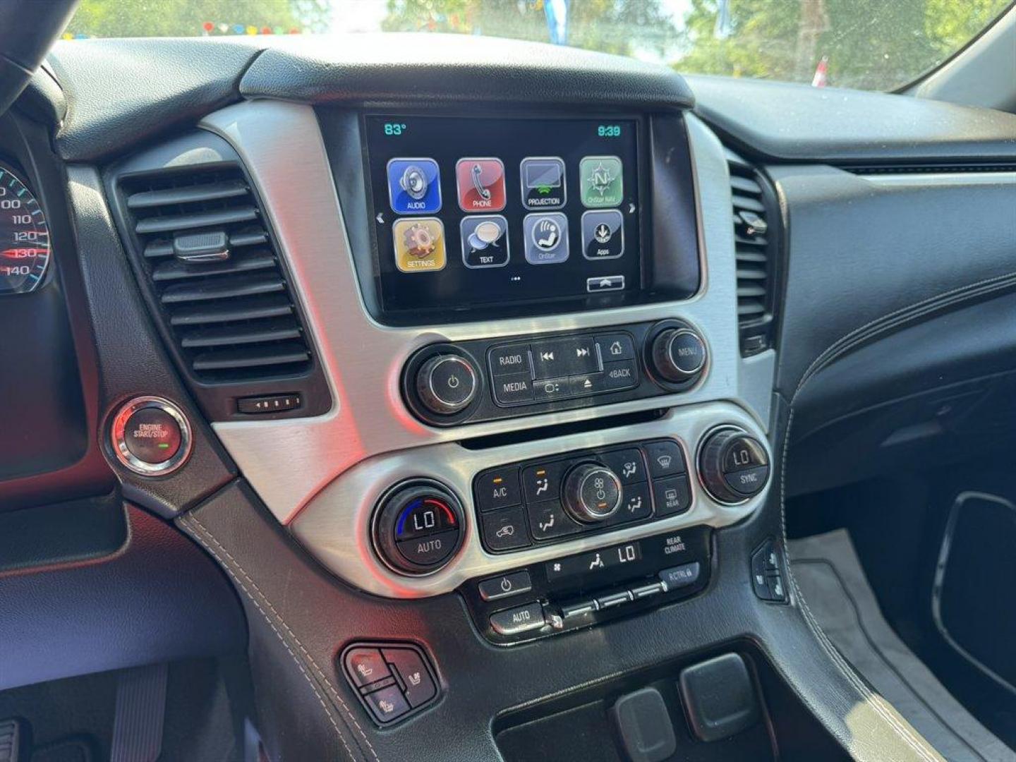 2020 Grey /Black GMC Yukon XL (1GKS2GKC8LR) with an 5.3l V8 DI VVT Flex 5.3l engine, Automatic transmission, located at 745 East Steele Rd., West Columbia, SC, 29170, (803) 755-9148, 33.927212, -81.148483 - Photo#13
