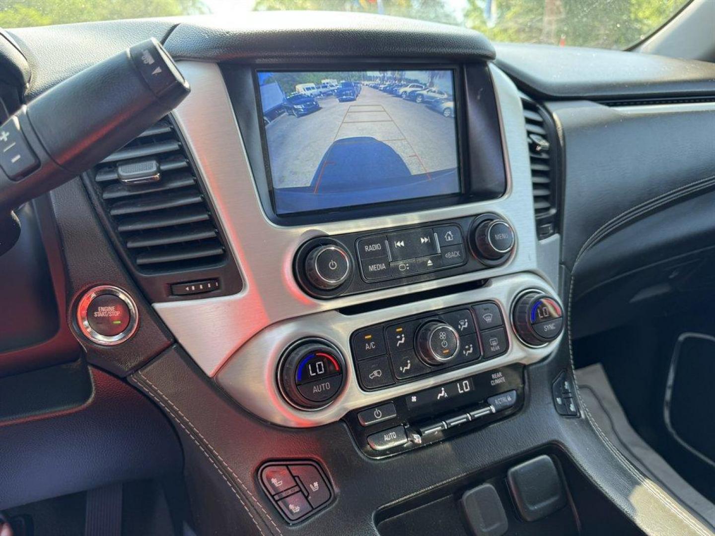 2020 Grey /Black GMC Yukon XL (1GKS2GKC8LR) with an 5.3l V8 DI VVT Flex 5.3l engine, Automatic transmission, located at 745 East Steele Rd., West Columbia, SC, 29170, (803) 755-9148, 33.927212, -81.148483 - Photo#14