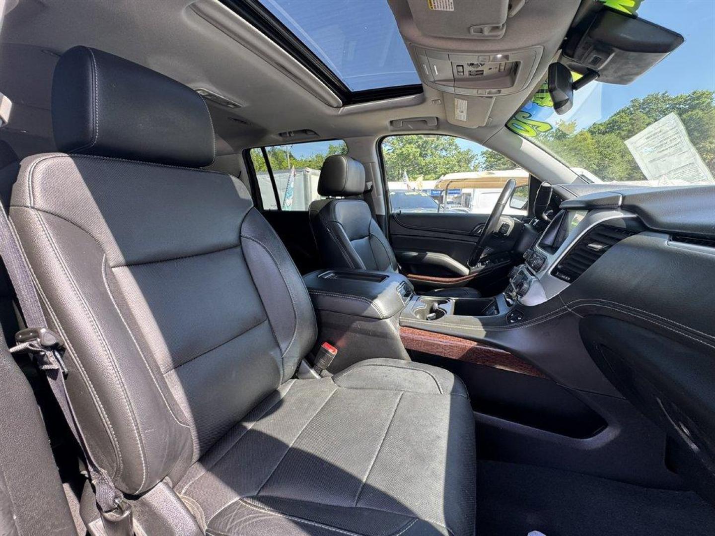 2020 Grey /Black GMC Yukon XL (1GKS2GKC8LR) with an 5.3l V8 DI VVT Flex 5.3l engine, Automatic transmission, located at 745 East Steele Rd., West Columbia, SC, 29170, (803) 755-9148, 33.927212, -81.148483 - Photo#29