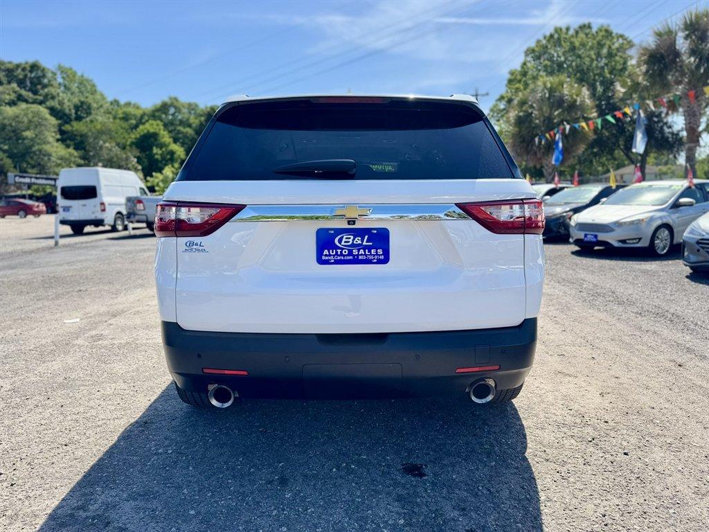 2020 White /Black Chevrolet Traverse (1GNEVHKW3LJ) with an 3.6l V6 DI Dohc 3.6l engine, Automatic transmission, located at 745 East Steele Rd., West Columbia, SC, 29170, (803) 755-9148, 33.927212, -81.148483 - Photo#4