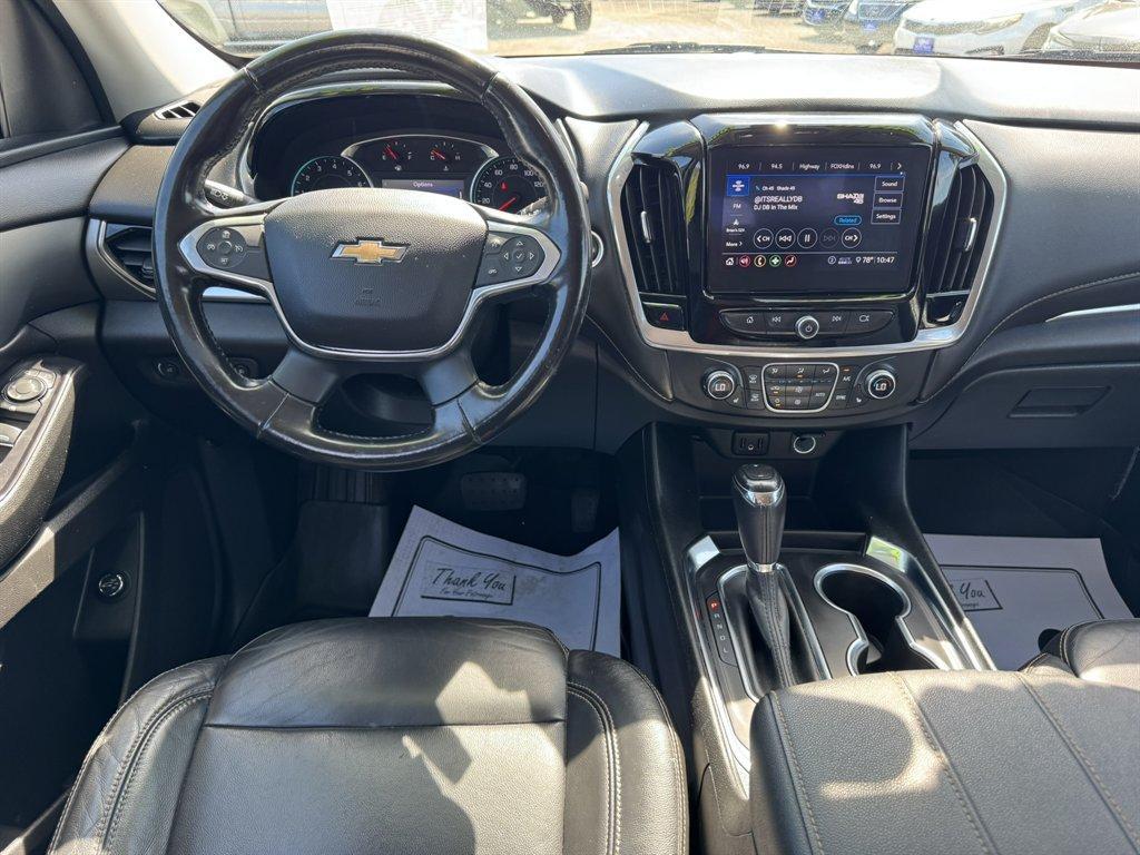 2020 White /Black Chevrolet Traverse (1GNEVHKW3LJ) with an 3.6l V6 DI Dohc 3.6l engine, Automatic transmission, located at 745 East Steele Rd., West Columbia, SC, 29170, (803) 755-9148, 33.927212, -81.148483 - Photo#6