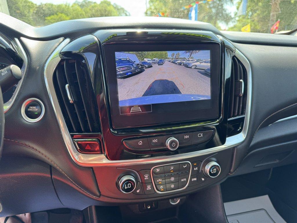 2020 White /Black Chevrolet Traverse (1GNEVHKW3LJ) with an 3.6l V6 DI Dohc 3.6l engine, Automatic transmission, located at 745 East Steele Rd., West Columbia, SC, 29170, (803) 755-9148, 33.927212, -81.148483 - Photo#13