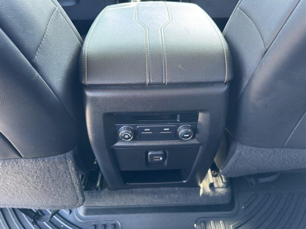 2020 White /Black Chevrolet Traverse (1GNEVHKW3LJ) with an 3.6l V6 DI Dohc 3.6l engine, Automatic transmission, located at 745 East Steele Rd., West Columbia, SC, 29170, (803) 755-9148, 33.927212, -81.148483 - Photo#22