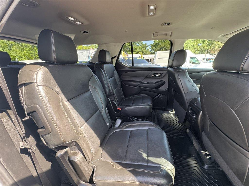 2020 White /Black Chevrolet Traverse (1GNEVHKW3LJ) with an 3.6l V6 DI Dohc 3.6l engine, Automatic transmission, located at 745 East Steele Rd., West Columbia, SC, 29170, (803) 755-9148, 33.927212, -81.148483 - Photo#25
