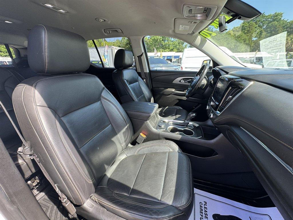 2020 White /Black Chevrolet Traverse (1GNEVHKW3LJ) with an 3.6l V6 DI Dohc 3.6l engine, Automatic transmission, located at 745 East Steele Rd., West Columbia, SC, 29170, (803) 755-9148, 33.927212, -81.148483 - Photo#27