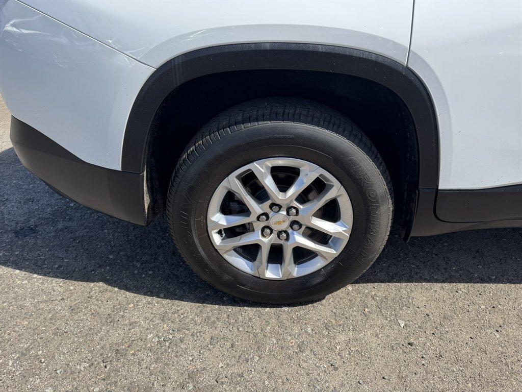2020 White /Black Chevrolet Traverse (1GNEVHKW3LJ) with an 3.6l V6 DI Dohc 3.6l engine, Automatic transmission, located at 745 East Steele Rd., West Columbia, SC, 29170, (803) 755-9148, 33.927212, -81.148483 - Photo#32