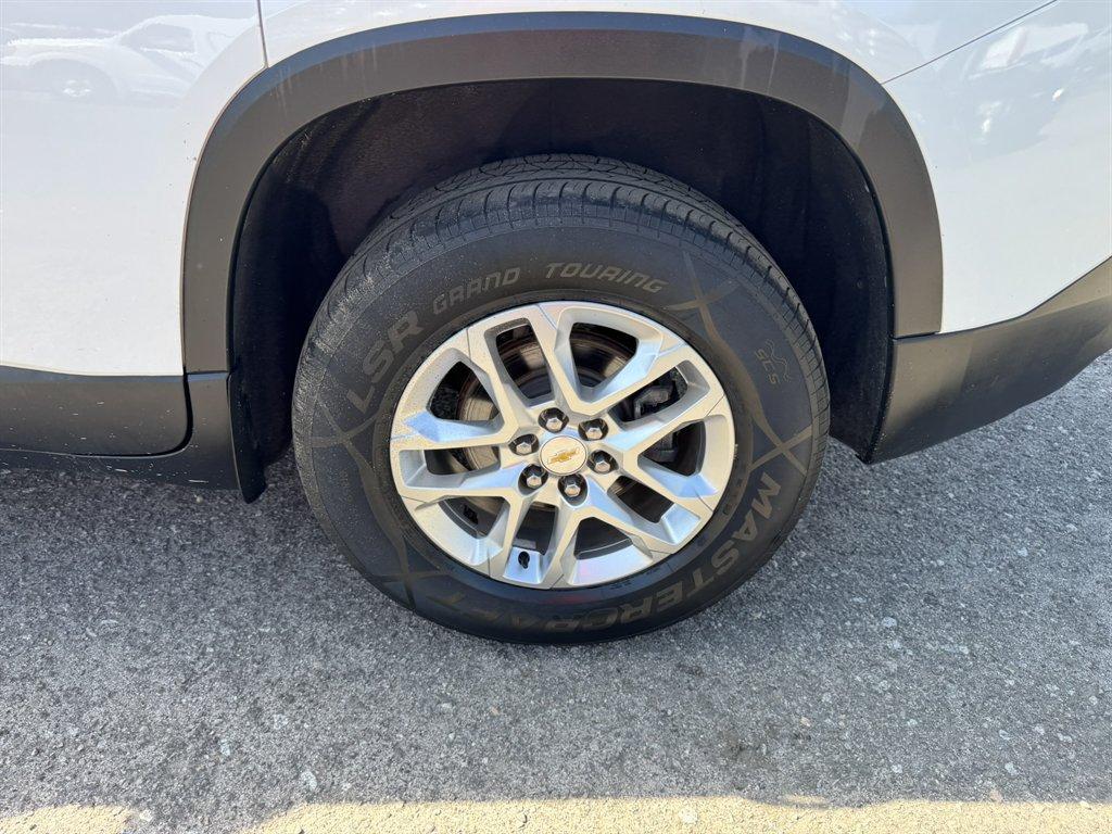 2020 White /Black Chevrolet Traverse (1GNEVHKW3LJ) with an 3.6l V6 DI Dohc 3.6l engine, Automatic transmission, located at 745 East Steele Rd., West Columbia, SC, 29170, (803) 755-9148, 33.927212, -81.148483 - Photo#33