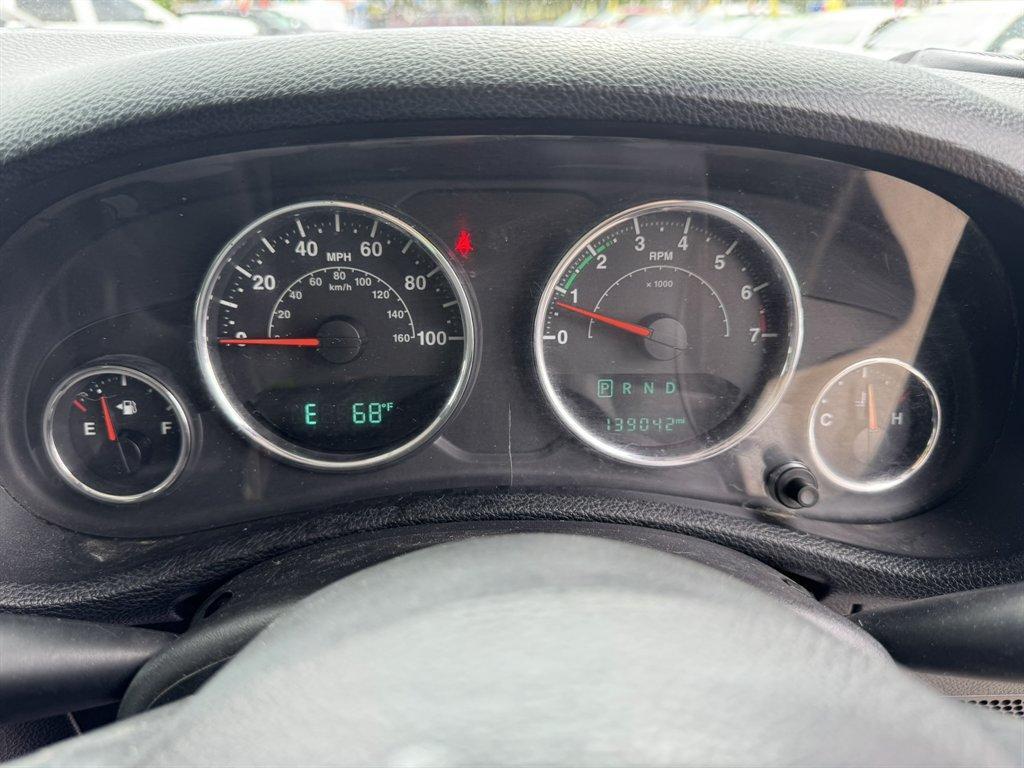 2015 White /Black Jeep Wrangler (1C4BJWKG2FL) with an 3.6l V6 MPI Dohc 3.6l engine, Automatic transmission, located at 745 East Steele Rd., West Columbia, SC, 29170, (803) 755-9148, 33.927212, -81.148483 - Photo#10