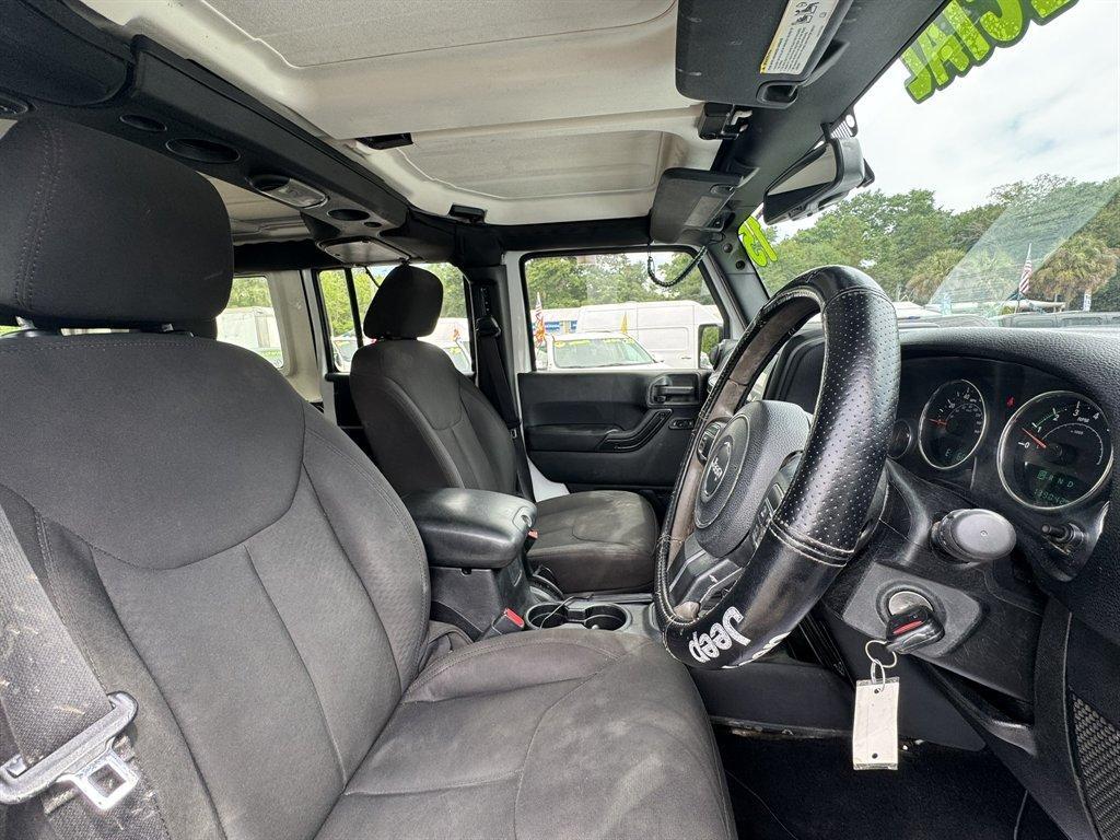 2015 White /Black Jeep Wrangler (1C4BJWKG2FL) with an 3.6l V6 MPI Dohc 3.6l engine, Automatic transmission, located at 745 East Steele Rd., West Columbia, SC, 29170, (803) 755-9148, 33.927212, -81.148483 - Photo#16