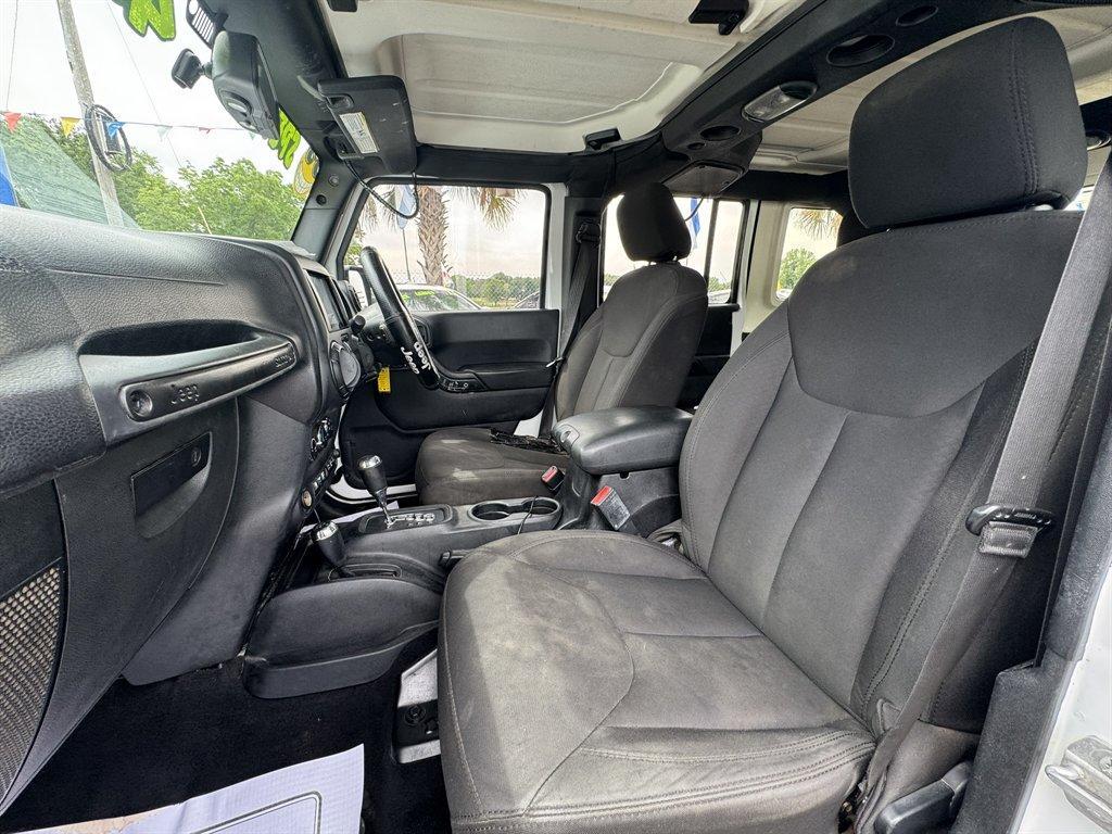 2015 White /Black Jeep Wrangler (1C4BJWKG2FL) with an 3.6l V6 MPI Dohc 3.6l engine, Automatic transmission, located at 745 East Steele Rd., West Columbia, SC, 29170, (803) 755-9148, 33.927212, -81.148483 - Photo#22