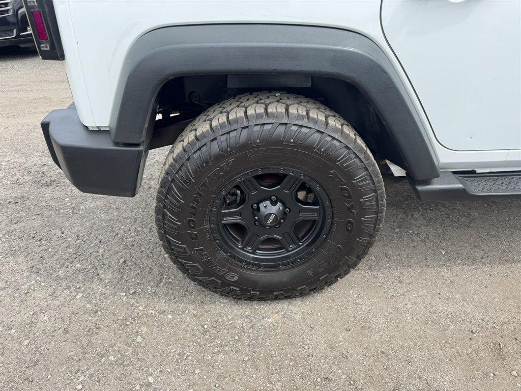 2015 White /Black Jeep Wrangler (1C4BJWKG2FL) with an 3.6l V6 MPI Dohc 3.6l engine, Automatic transmission, located at 745 East Steele Rd., West Columbia, SC, 29170, (803) 755-9148, 33.927212, -81.148483 - Photo#26