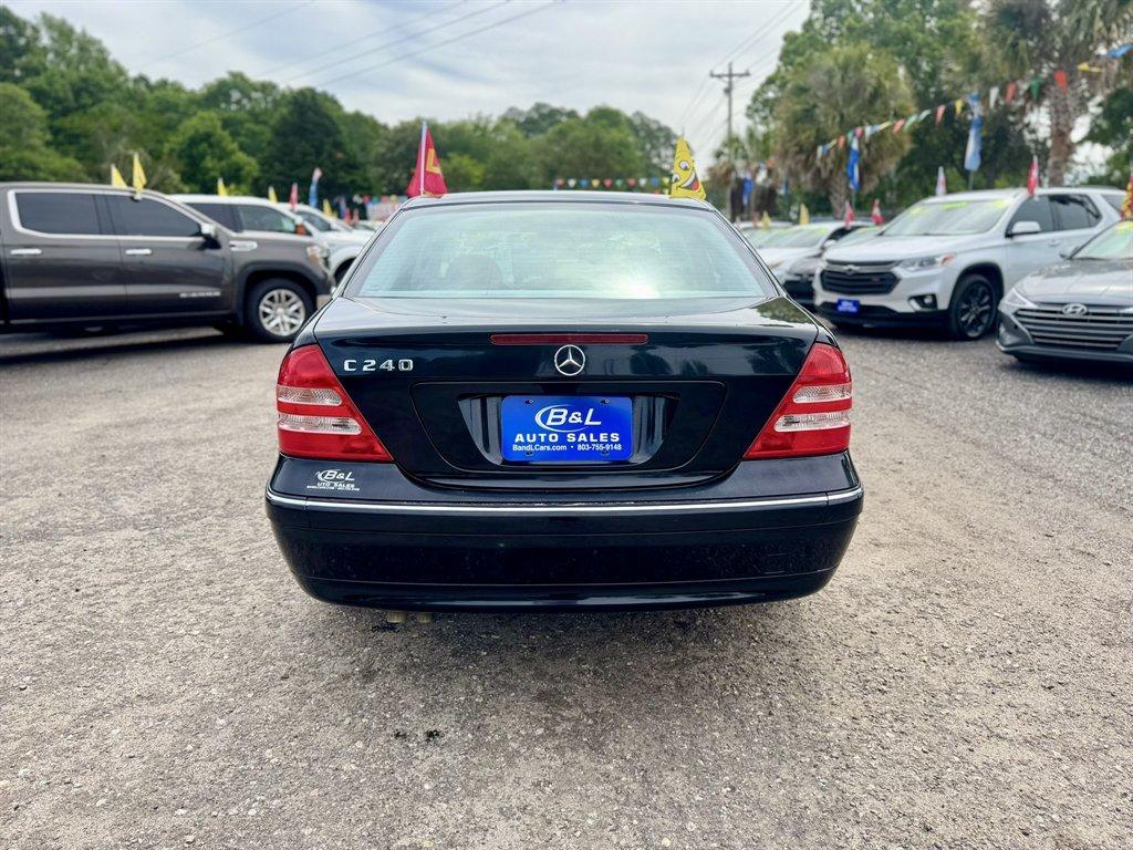 2003 Black /Black Mercedes-Benz C Class (WDBRF61J83F) with an 2.6l V6 EFI Sohc 2.6l engine, Automatic transmission, located at 745 East Steele Rd., West Columbia, SC, 29170, (803) 755-9148, 33.927212, -81.148483 - Photo#4