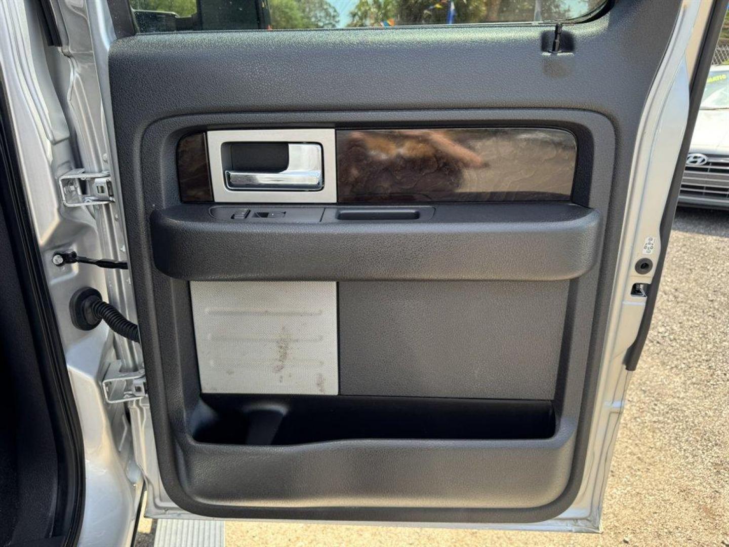 2014 Silver /Black Ford F150 (1FTFW1ET4EF) with an 3.5l V6 DI T/C Ecoboost 3 engine, Automatic transmission, located at 745 East Steele Rd., West Columbia, SC, 29170, (803) 755-9148, 33.927212, -81.148483 - Photo#24