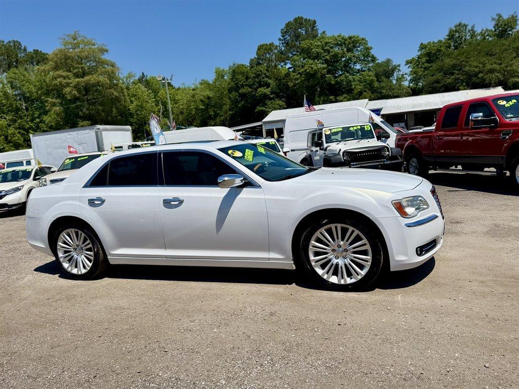 2012 White /Tan Chrysler 300 (2C3CCACG6CH) with an 3.6l V6 MPI Dohc VVT Flex engine, Automatic transmission, located at 745 East Steele Rd., West Columbia, SC, 29170, (803) 755-9148, 33.927212, -81.148483 - Photo#2