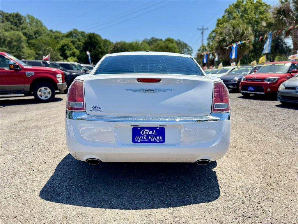 2012 White /Tan Chrysler 300 (2C3CCACG6CH) with an 3.6l V6 MPI Dohc VVT Flex engine, Automatic transmission, located at 745 East Steele Rd., West Columbia, SC, 29170, (803) 755-9148, 33.927212, -81.148483 - Photo#4