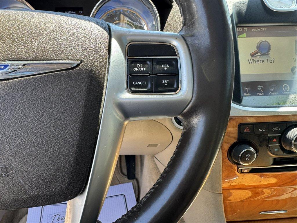 2012 White /Tan Chrysler 300 (2C3CCACG6CH) with an 3.6l V6 MPI Dohc VVT Flex engine, Automatic transmission, located at 745 East Steele Rd., West Columbia, SC, 29170, (803) 755-9148, 33.927212, -81.148483 - Photo#9