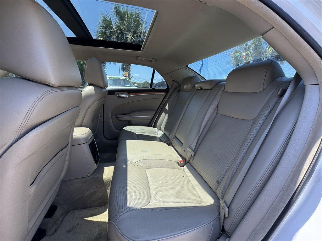 2012 White /Tan Chrysler 300 (2C3CCACG6CH) with an 3.6l V6 MPI Dohc VVT Flex engine, Automatic transmission, located at 745 East Steele Rd., West Columbia, SC, 29170, (803) 755-9148, 33.927212, -81.148483 - Photo#24