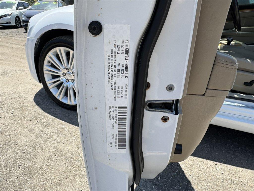 2012 White /Tan Chrysler 300 (2C3CCACG6CH) with an 3.6l V6 MPI Dohc VVT Flex engine, Automatic transmission, located at 745 East Steele Rd., West Columbia, SC, 29170, (803) 755-9148, 33.927212, -81.148483 - Photo#35