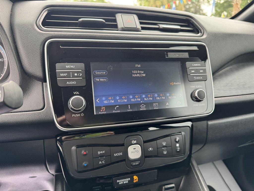 2018 White /Black Nissan Leaf (1N4AZ1CP4JC) with an 40 KWH Elect 40 KWH engine, Automatic transmission, located at 745 East Steele Rd., West Columbia, SC, 29170, (803) 755-9148, 33.927212, -81.148483 - Photo#12