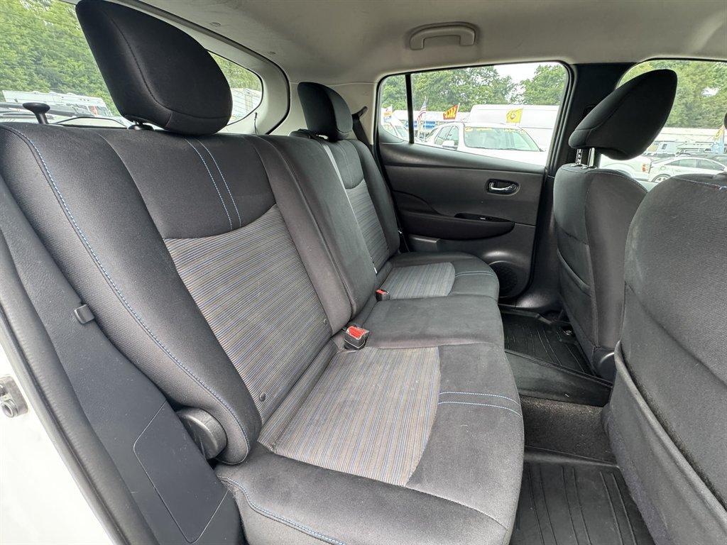2018 White /Black Nissan Leaf (1N4AZ1CP4JC) with an 40 KWH Elect 40 KWH engine, Automatic transmission, located at 745 East Steele Rd., West Columbia, SC, 29170, (803) 755-9148, 33.927212, -81.148483 - Photo#23