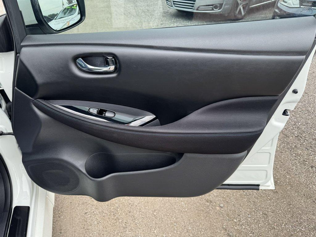 2018 White /Black Nissan Leaf (1N4AZ1CP4JC) with an 40 KWH Elect 40 KWH engine, Automatic transmission, located at 745 East Steele Rd., West Columbia, SC, 29170, (803) 755-9148, 33.927212, -81.148483 - Photo#24