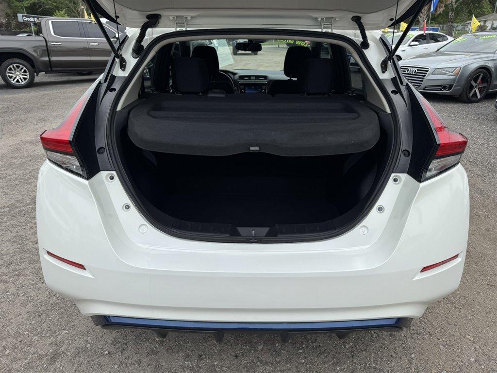 2018 White /Black Nissan Leaf (1N4AZ1CP4JC) with an 40 KWH Elect 40 KWH engine, Automatic transmission, located at 745 East Steele Rd., West Columbia, SC, 29170, (803) 755-9148, 33.927212, -81.148483 - Photo#26