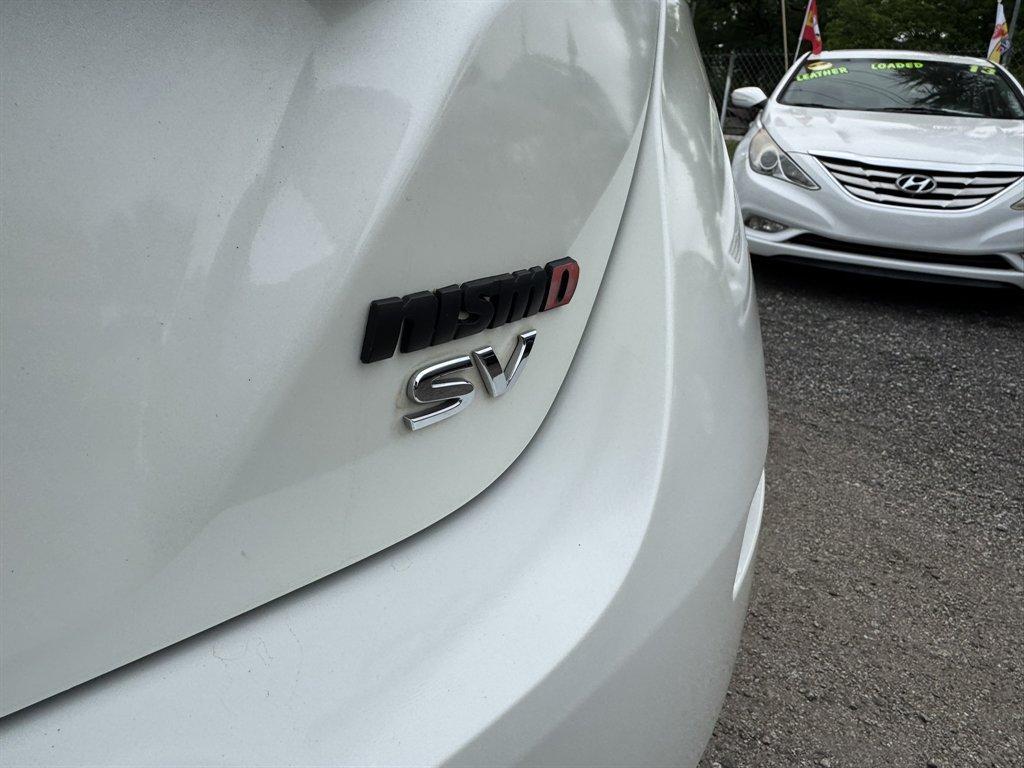 2018 White /Black Nissan Leaf (1N4AZ1CP4JC) with an 40 KWH Elect 40 KWH engine, Automatic transmission, located at 745 East Steele Rd., West Columbia, SC, 29170, (803) 755-9148, 33.927212, -81.148483 - Photo#28