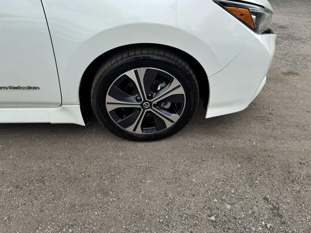 2018 White /Black Nissan Leaf (1N4AZ1CP4JC) with an 40 KWH Elect 40 KWH engine, Automatic transmission, located at 745 East Steele Rd., West Columbia, SC, 29170, (803) 755-9148, 33.927212, -81.148483 - Photo#29