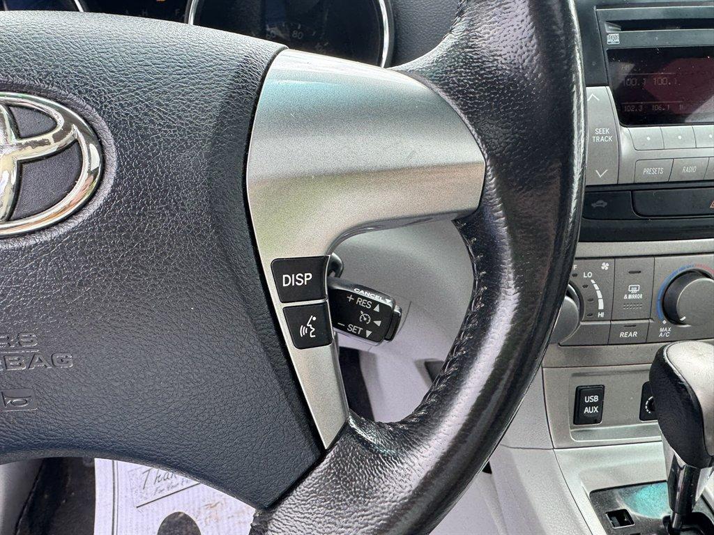 2011 Black /Grey Toyota Highlander (5TDBK3EH3BS) with an 3.5l V6 SFI Dohc 3.5l engine, Automatic transmission, located at 745 East Steele Rd., West Columbia, SC, 29170, (803) 755-9148, 33.927212, -81.148483 - Photo#9