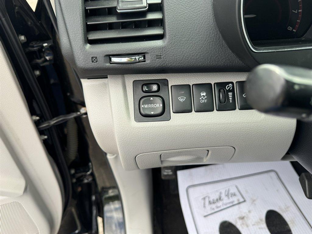 2011 Black /Grey Toyota Highlander (5TDBK3EH3BS) with an 3.5l V6 SFI Dohc 3.5l engine, Automatic transmission, located at 745 East Steele Rd., West Columbia, SC, 29170, (803) 755-9148, 33.927212, -81.148483 - Photo#18